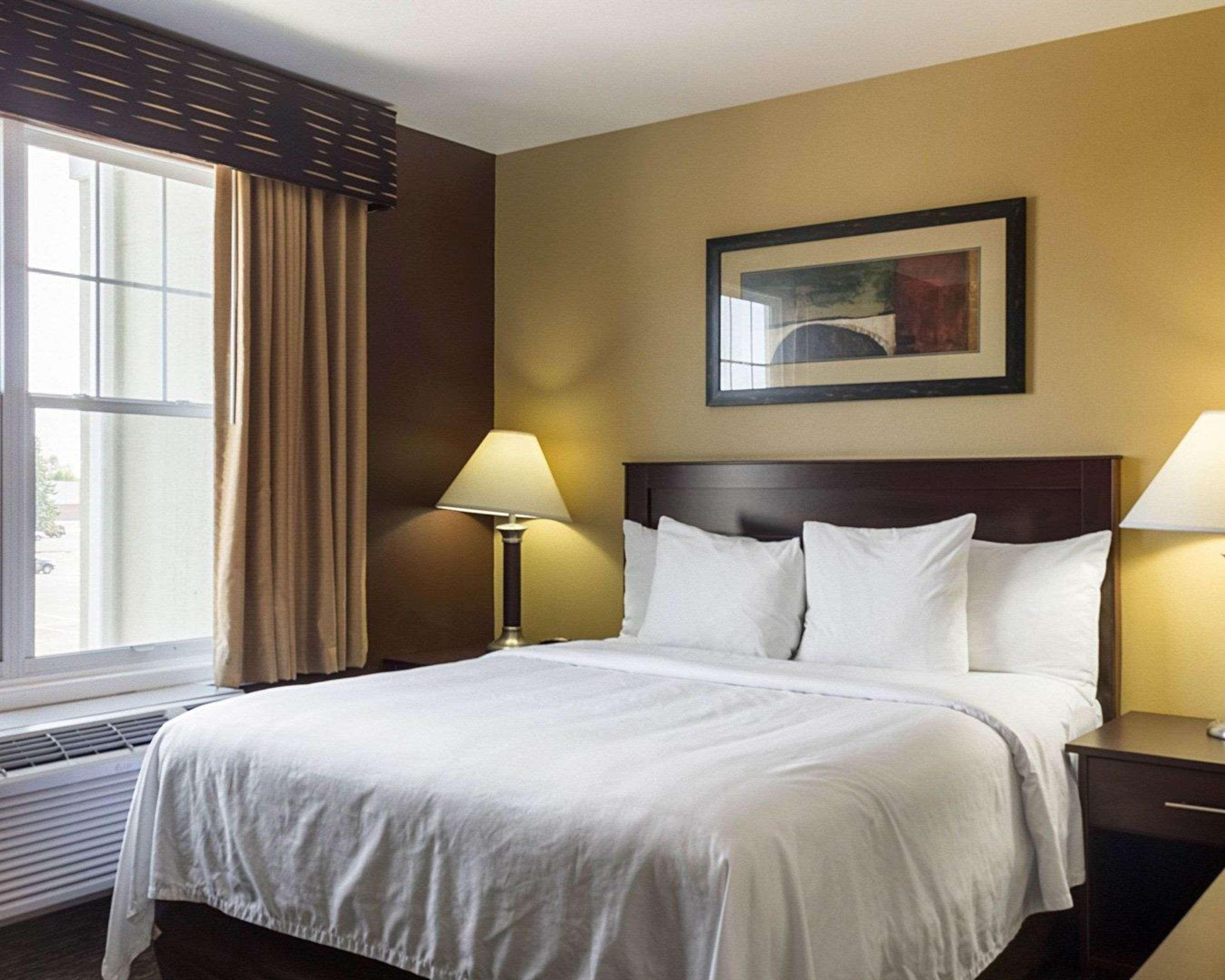 Mainstay Suites Минот Экстерьер фото