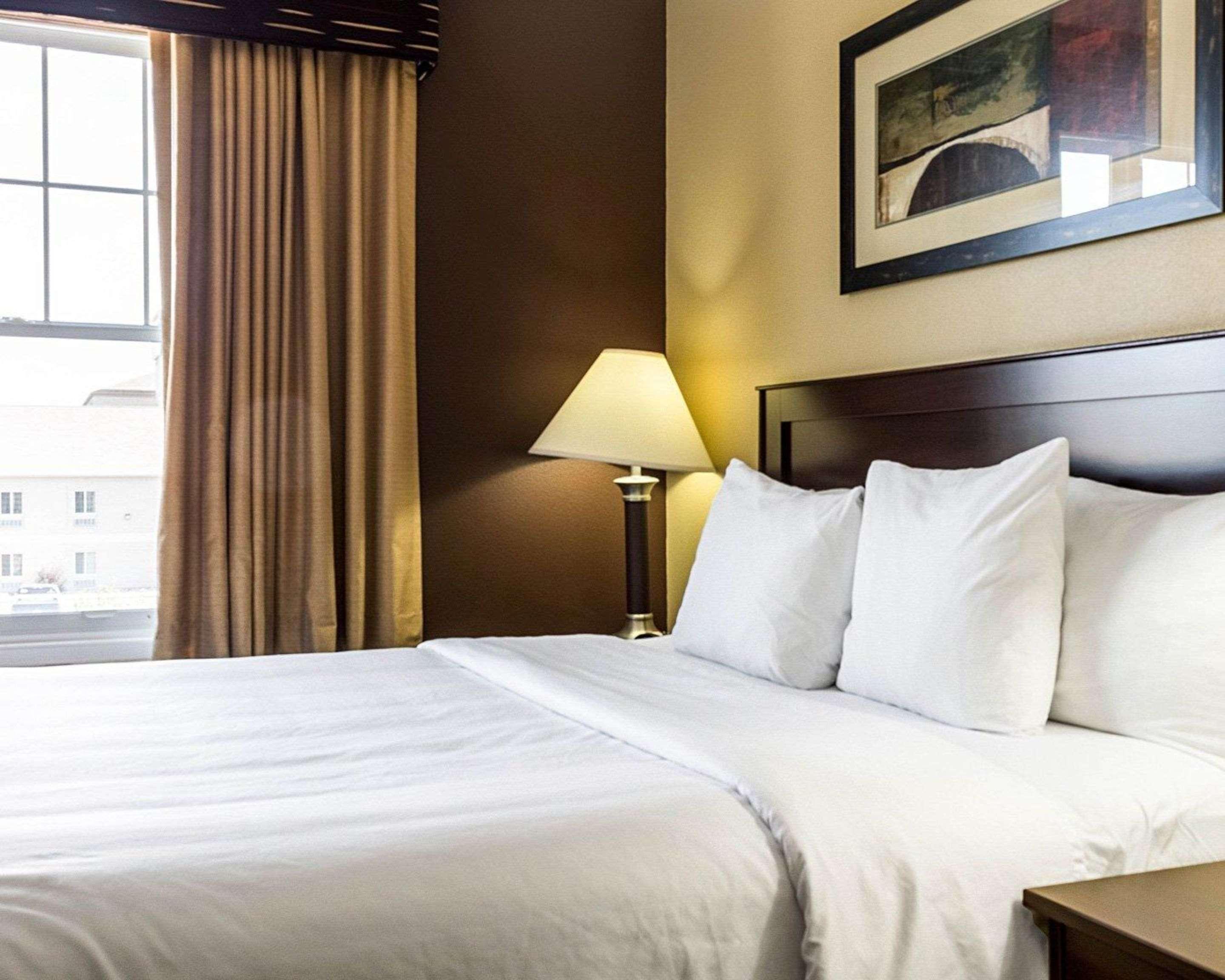 Mainstay Suites Минот Экстерьер фото